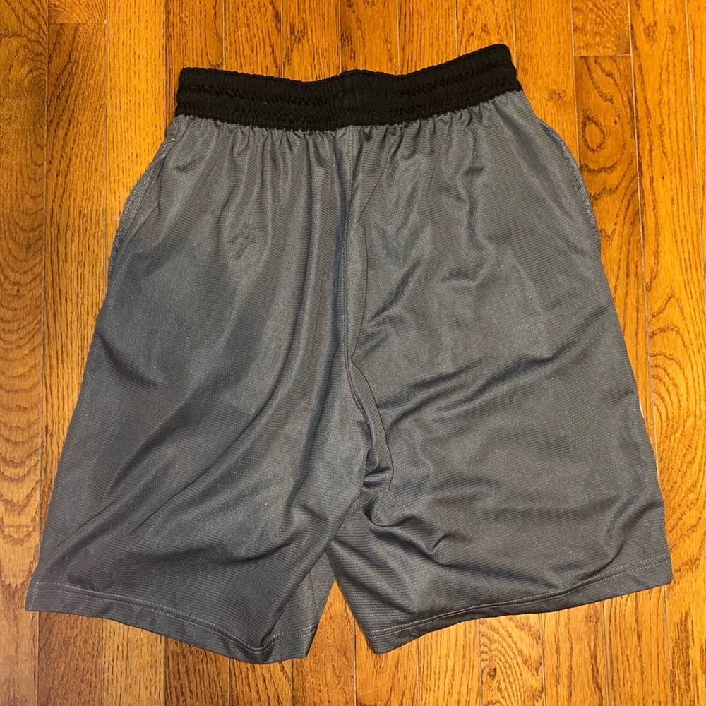 Nike dri-fit sports shorts - Picture 3 of 7